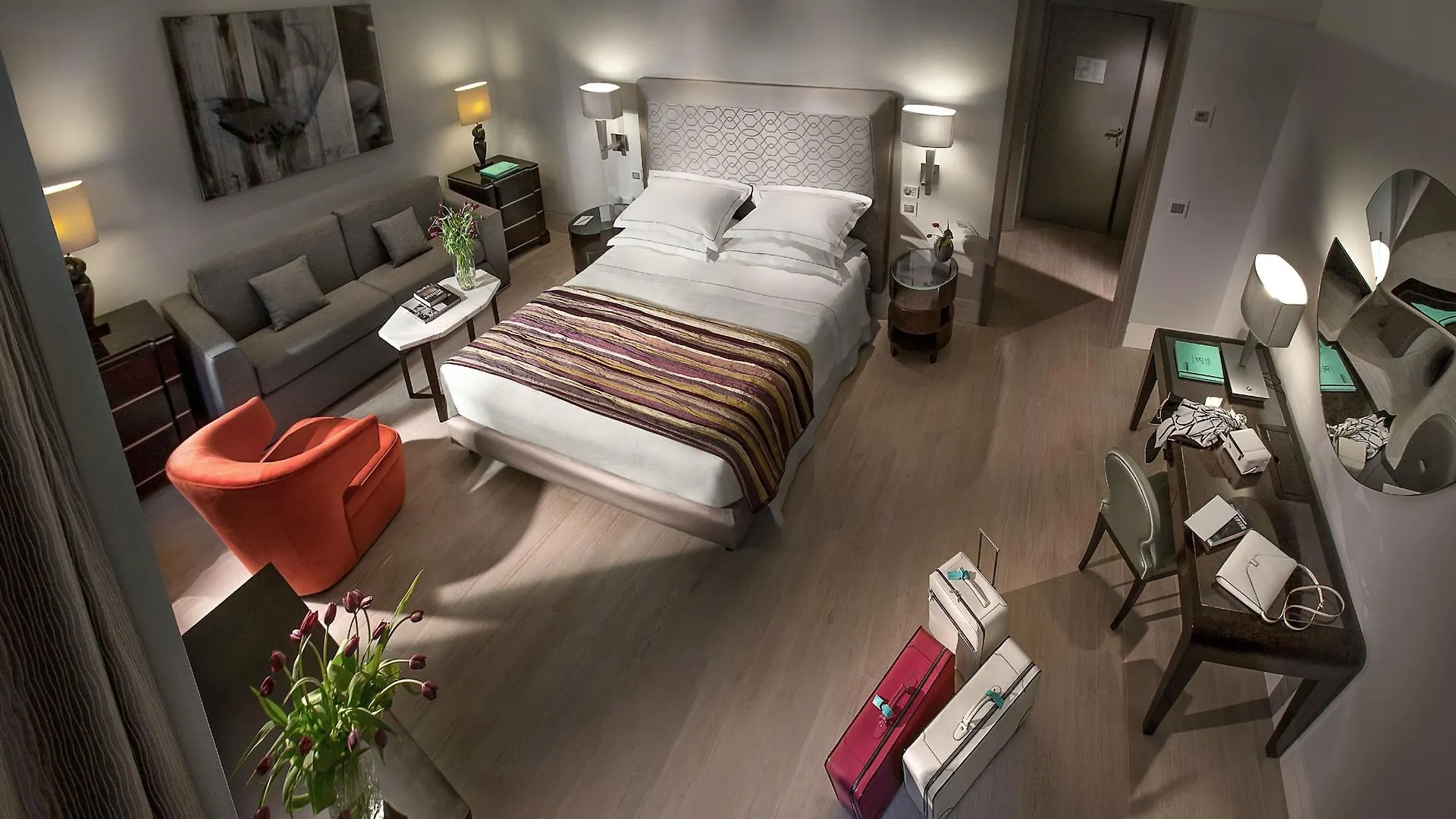 Hotel Cavour Milan 4*,