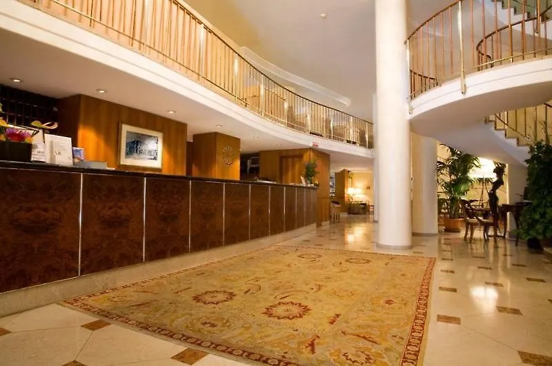 ****  Hotel Cavour Milano Italia